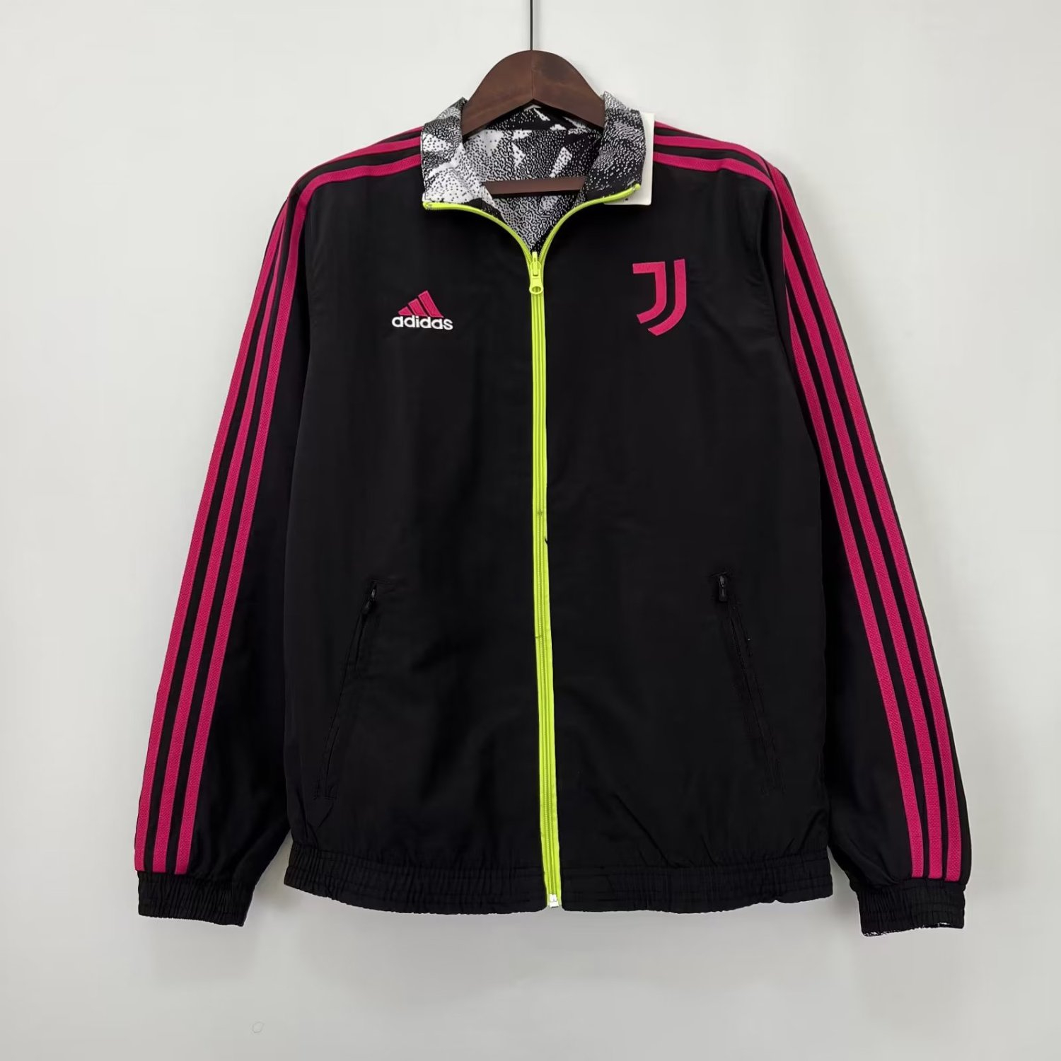 Men's Juventus On-Field Team Logo Anthem Reversible Black Full-Zip Windrunner Jacket 23/24